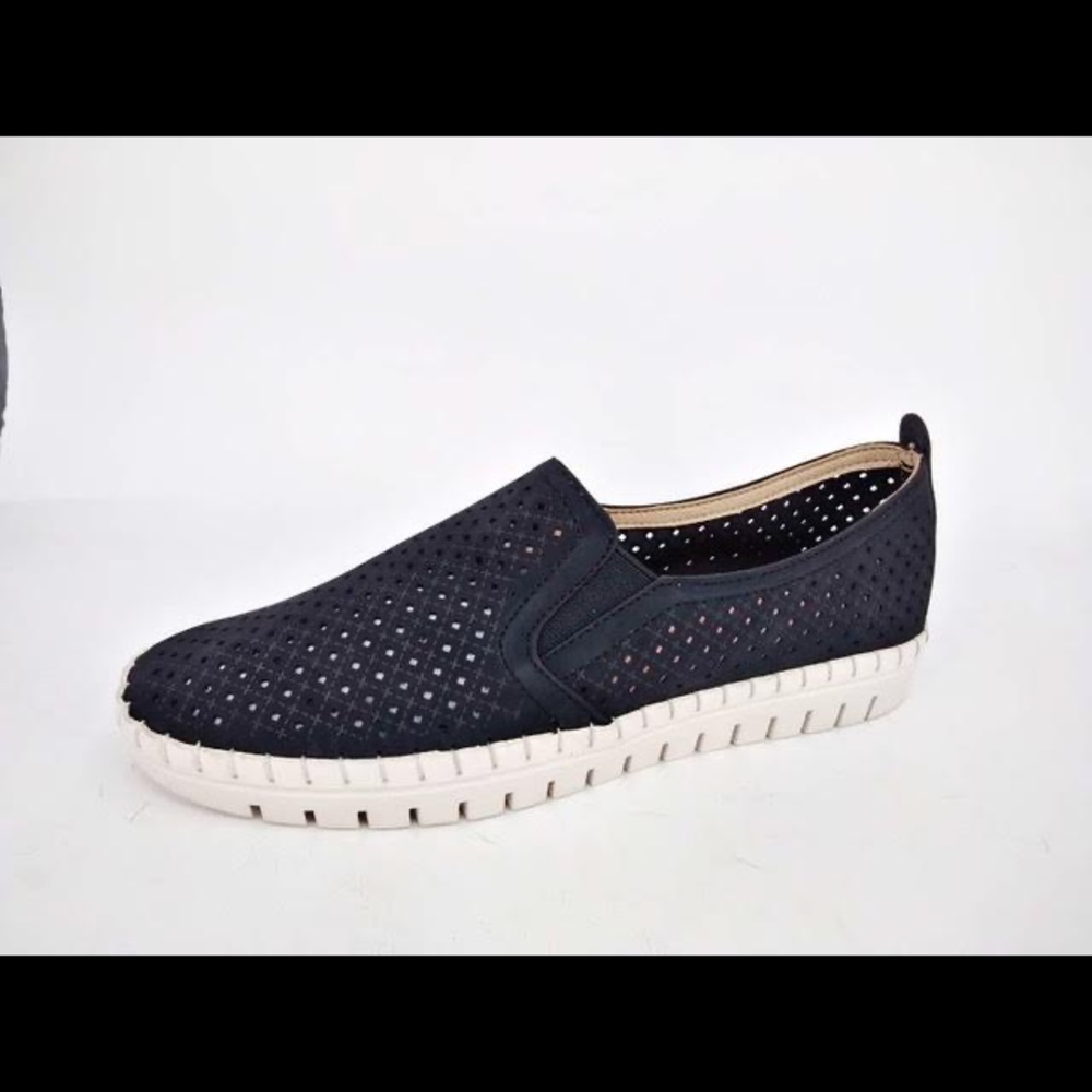Stitch Bottom Flex Tennis shoe